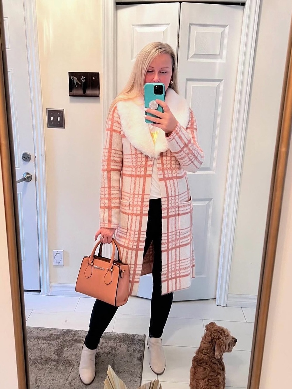 Fall ready 🍁🍂Plaid fusion with faux fur collar long sweater L ptp 23” l 44”